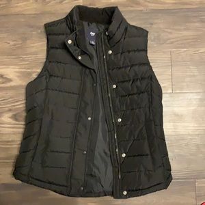 Gap Black Puffer Vest